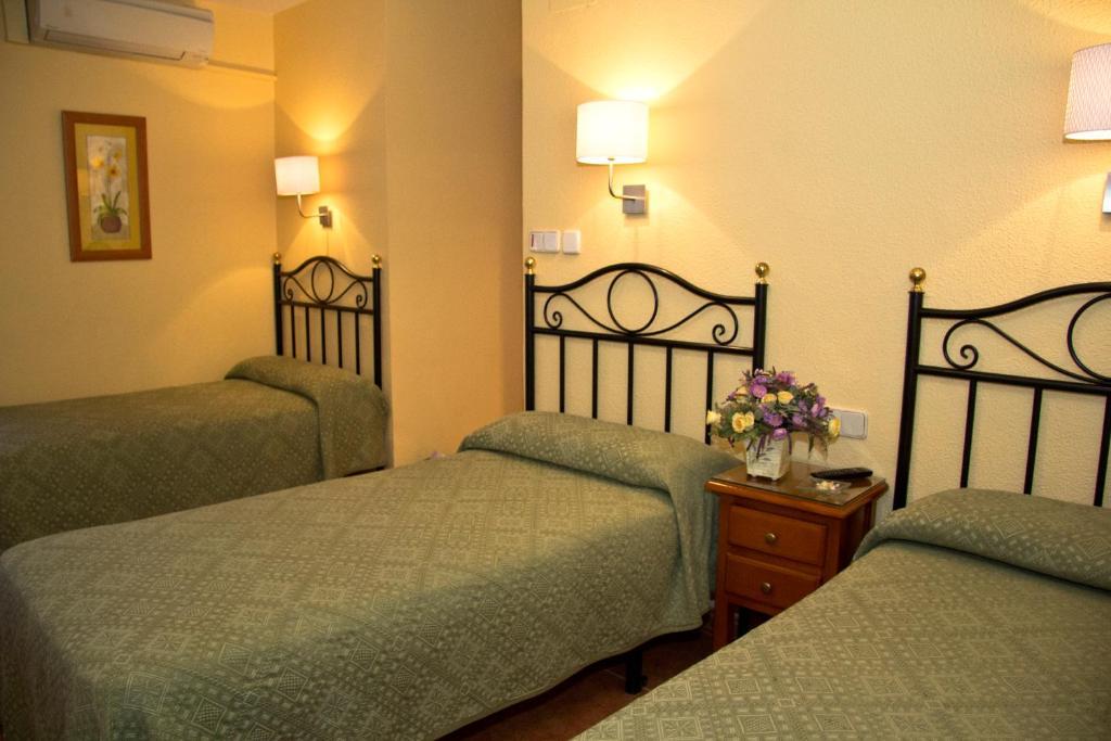 Hostal Los Alpes Madrid Ruang foto