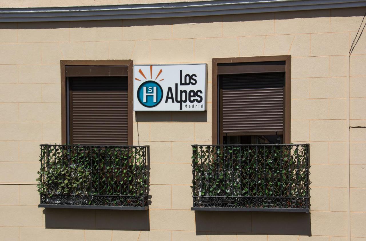 Hostal Los Alpes Madrid Bagian luar foto