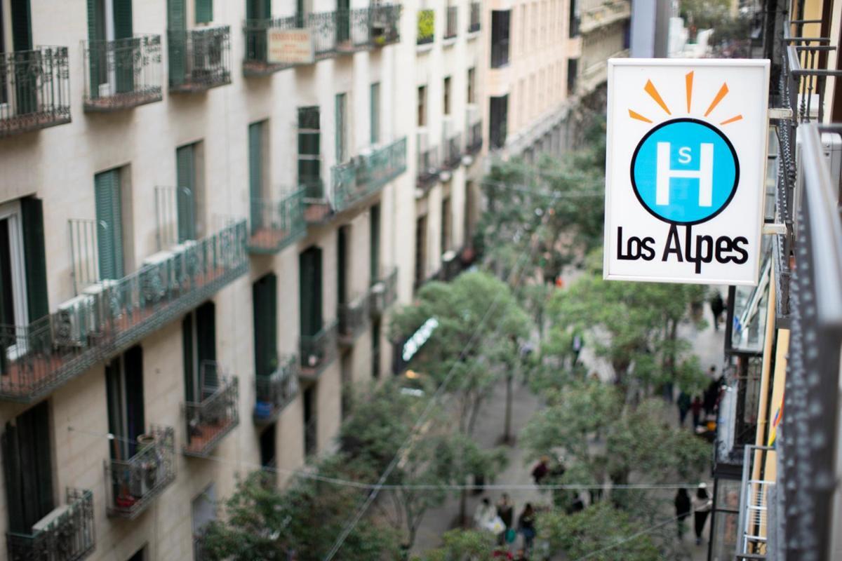 Hostal Los Alpes Madrid Bagian luar foto
