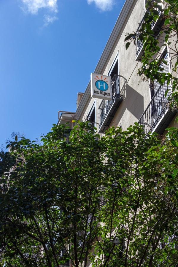 Hostal Los Alpes Madrid Bagian luar foto
