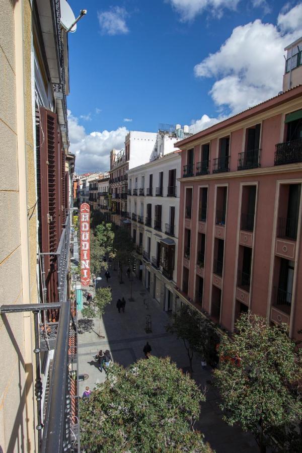 Hostal Los Alpes Madrid Bagian luar foto